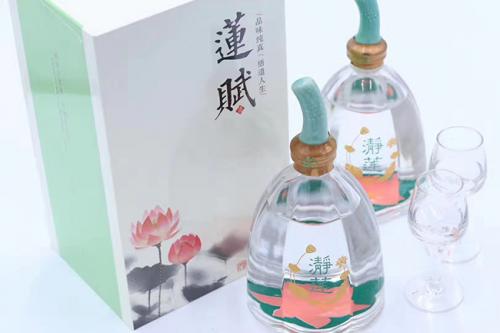 莲赋瀞莲白酒,泸州"浓香型白酒"