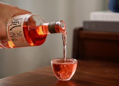 自然造物古堰画乡酒,霜溪冷金桔酒