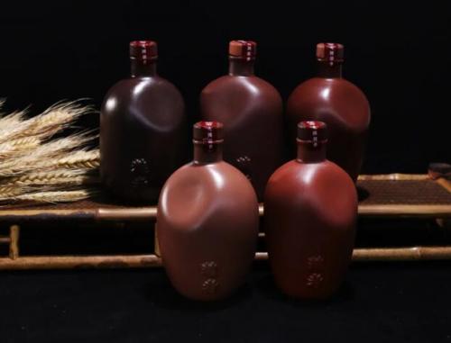 粮者两周年"三家"纪念酒,五行齐全,圆圆满满!