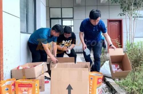 苏泰州警方抓获一个制售假酒犯罪团伙,查获假冒茅台酒400余箱