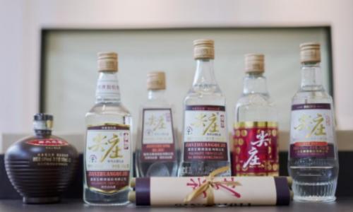认准尖庄品牌,喝真正固态法白酒,远离科技与狠活