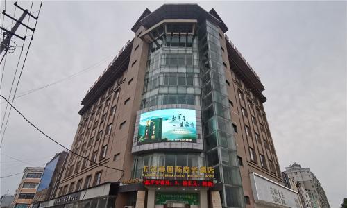 上海贵酒・军星全国多地广告上刊,全方位塑造品牌形象,品牌影响力持续升级