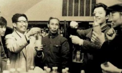 53年初心未改!五粮液做中国低度名优白酒开创者,更做温暖领航人