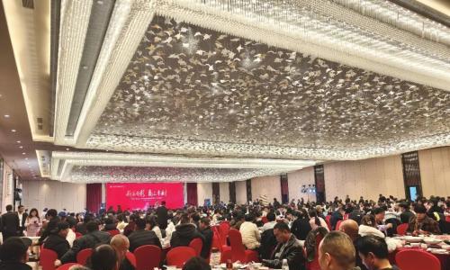 "仰韶红"点亮豫东南: 一场贯穿九城的品牌答谢,进击春节主场