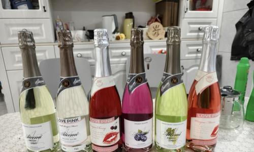 初恋桃红起泡酒|桃红光晕里的花香交响,独酌时光的清甜慰藉